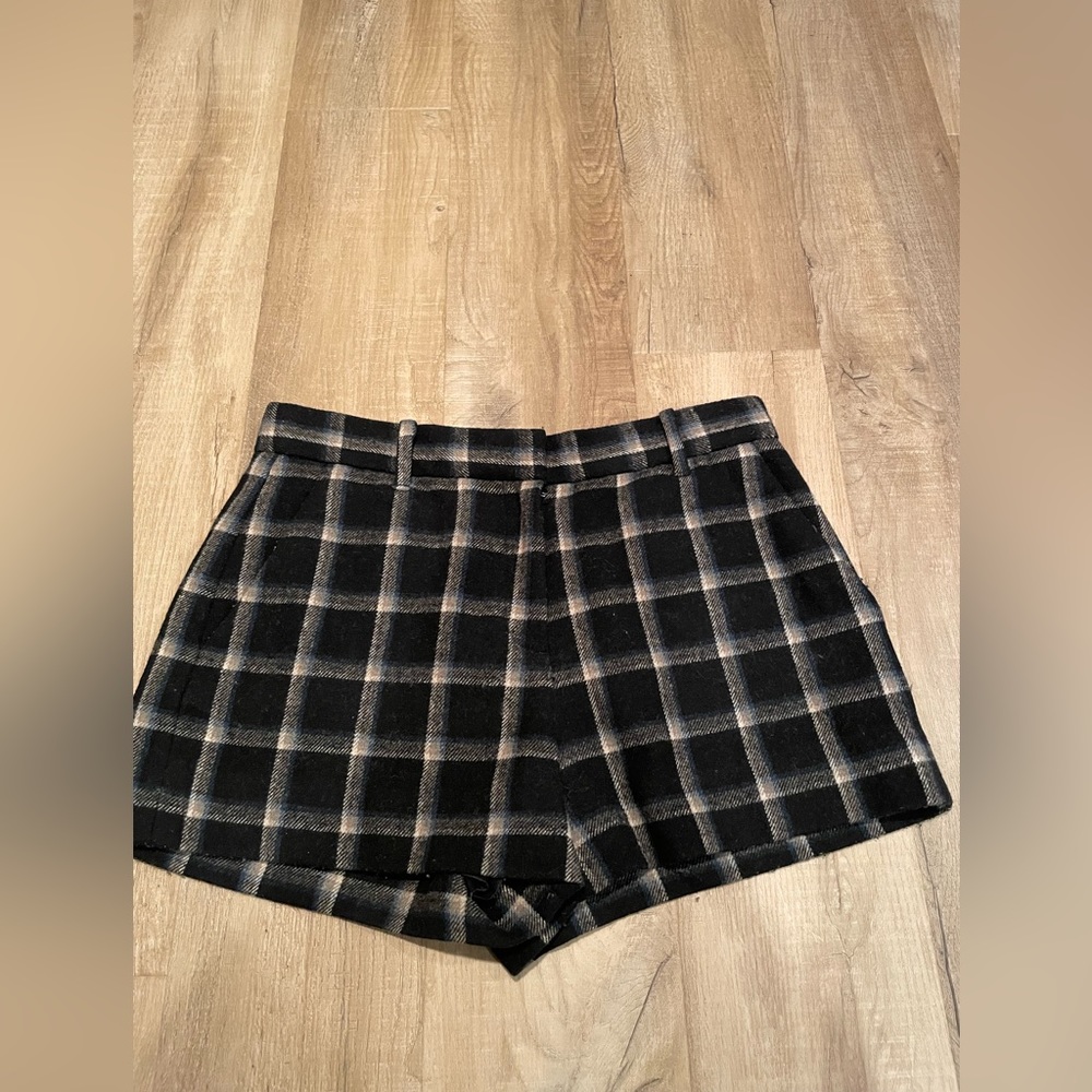Check pattern wool short in size 0P from Gap